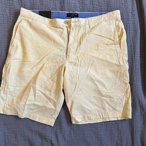 Yellow Banana Republic Linen Men's Shorts 9”